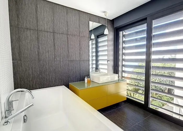 Bonsai * Arco da Calheta (Madeira)