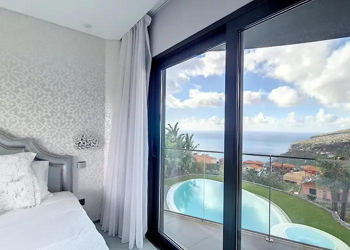 Bonsai Arco da Calheta (Madeira)