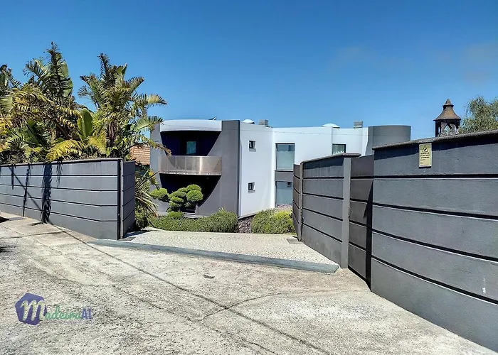 Bonsai Arco da Calheta (Madeira)